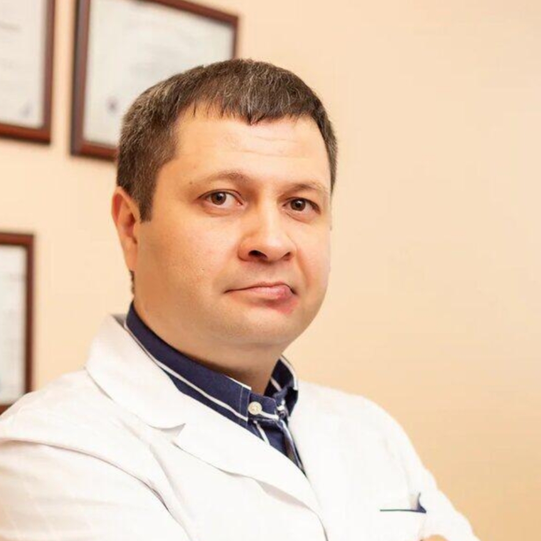 Gomoseksual erkak hojatxonada erkaklarga aygoqchilik qiladi.